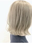 ホワイトベージュカラー