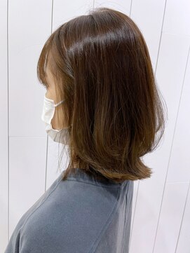 アイティーバイアルバム 松戸店(IT by ALBUM) くびれミディ_カーキグレージュフェザーバング_ba339331