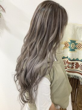 ヘア ライフ セリス(hair life Celis) シルバーグレージュ