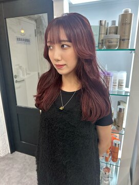 リア(riah) 【riah YU-KA】レイヤーカット/顔まわり/チェリーピンク