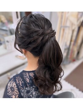 ラモ(RAMO) 結婚式お呼ばれ綺麗めポニーテール