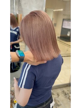 エッセンザ 梅田(ESSENZA) ピンクベージュ
