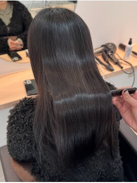 ソソ(soso.) 暗めアッシュカラー【髪質改善カラー】