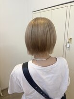 エクラヘアーズボウグループ(eclat hair’s BEAU group)&nbsp;ベージュカラー