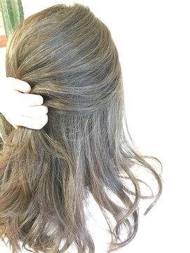 ノーマルヘアー(NORML HAIR) 大人セミロング