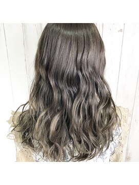 コンセプト(Concept) ブリーチなしで作る『グラデーションカラー』♪