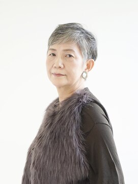 えがお美容室 【えがお美容室】60代に人気◎骨格補正ショートヘア
