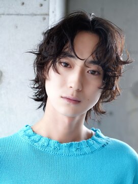 ライラ(Lyla) リラクシーなメッシーウェーブウルフ　下北沢　メンズパーマ