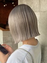 ビスクヘアデザイン(bisq hair design)&nbsp;ミルクティーベージュカラー　ケアブリーチカラー　ミディアム