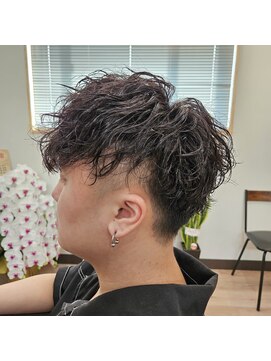 タスクヘアー(task hair) ケアパーマツイストスパイラル×ツーブロックベリーショート
