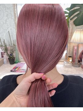 ホテリー(Hotely) ブリーチありカラー20代ミディアムレイヤーピンクカラー代官山