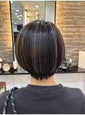 ショートボブ×グレー系ハイライト
