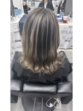 ウエスト(WEST) バレイヤージュ