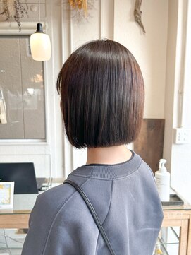 ジェロ(GELo) パッツリしすぎないパッツリボブ