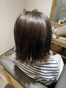 シー 東橋良店(She) 白髪ぼかしハイライト 明るい白髪染め 30代、40代、50代