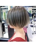 ショートボブ