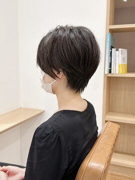 サム 横浜 大倉山(Sum) 自然にまとまり後頭部ボリュームがでるショートヘア