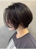 横浜西口イルミナカラーレイヤーボブウルフショートヘアベージュ