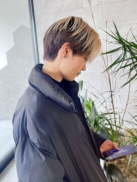 ブランシェ(branche) 【1ミリにこだわるカット】/前下がりセンターパート