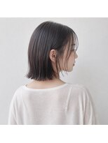 ラニ(Lani)&nbsp;顔周りで抜け感演出切りっぱショート