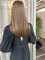 カミエ(kamie) ツヤ感たっぷりのロングブラウン×レイヤーカット