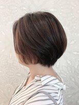 エメラ ヘア ドレッシー(EMERA hair Dressy) 大人ショートは奥行きと絶妙バランスで魅せる！