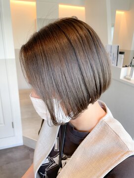 ロンド(ROND) ●ツヤ感透明感抜群アッシュベージュ、前下がりボブ