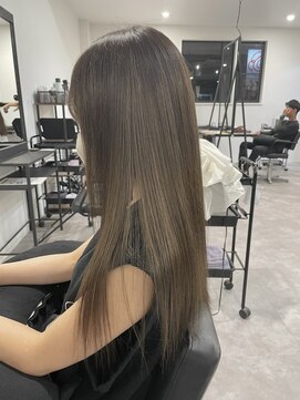 ナンバー(number+) 20代30代40代艶感ストレートアッシュグレージュ透明感ロング