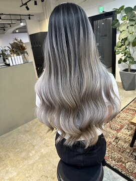 メリー オオサカ(Merly Osaka) 色落ち重視のバレイヤージュ_white gray_