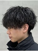 緩め縦落ちツイストスパイラルシャドウパーマセンターパート渋谷