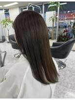 サロンドニケ&nbsp;髪質改善カラーで色むら修正と艶髪作成、透明感暗めベージュ