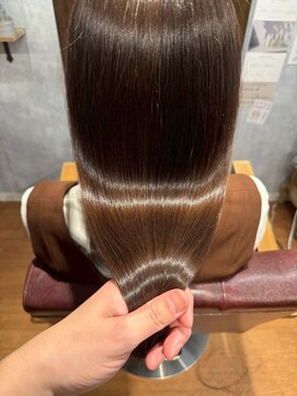 マスト ヘアー(must hair) 大人可愛い透明感立体感つやつや光沢ストレートロング