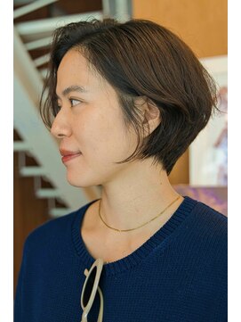 ビュートリアム 鎌倉小町(BEAUTRIUM) 勇気が出る耳掛けショートボブ～クセを味方に[渡沼一喜]