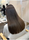 オリーブベージュ