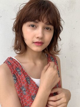 シー バイ ロンド 新宿(Sea by Lond) 切り込んだイメチェンウルフミディとフォギーベージュカラー