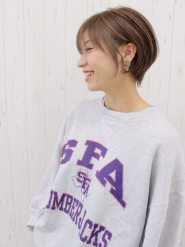 パコ(Paco) ☆丸みショート☆ハンサムショート☆耳掛け♪