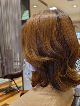 ジールドゥーエ(Zeal due) ナチュラル外ハネヘア