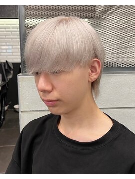 ビンゴ(BINGO) 1317プラチナハイトーン韓国ヘア刈り上げフェード短髪ショート