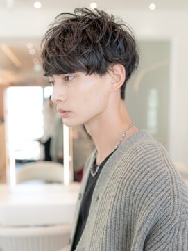 イオ 本厚木(io) 波巻きパーマアッシュブラック束感マッシュハイライト