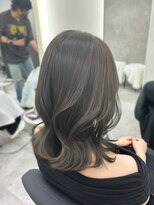 アルドーレフィエロ シンサイバシ(Ardore fiero shinsaibashi) オリーブカラー/ブリーチなし/グレージュ【小山田繭】