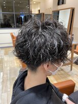 ネオリーブエム(Neolive em;)&nbsp;メンズ簡単スタイリングパーマ　スパイラルパーマスペインカール