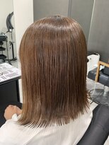 ディティール(Detail)&nbsp;イヤリングカラー×切りっぱなしボブ