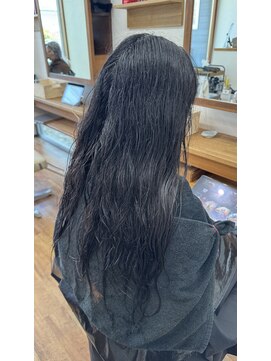 キヌ(kinu) 水素縮毛矯正　ビフォー