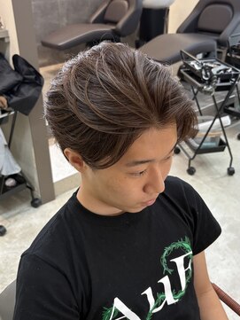 スタンド 博多(STAND) ナチュラルブラウンカラー＋流れるセンターパート