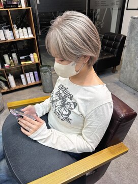 ナット(Nat) レイヤーボブ×アッシュベージュ