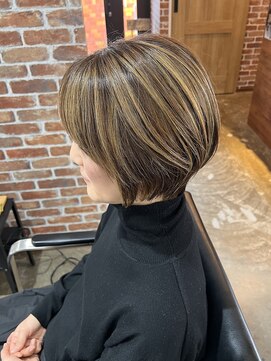 ヴィップルーム(viproom) ツヤ髪スタイルブルージュマッシュウルフイヤリングカラー