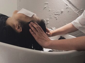 メロー(mellow)の写真/綺麗な髪は地肌から。国産オーガニック由来成分を貴重としたピトレティカトリートメントで髪＋地肌をケア。