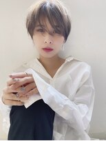 ニチカ(NYCHIKA)&nbsp;ハンサムショート×ハイトーングレージュ×耳掛けシースルー