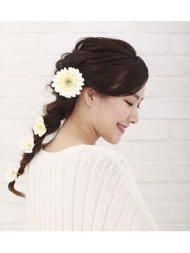 ララルーモ スタジオ(LaLarOomo STUDIO) 【JR新宿東口3分西武新宿駅直結】華やか編み下ろし