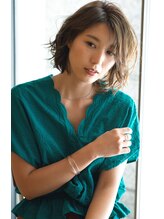 ヴィオドラジェ(vieo dragee) ラフウェーブで魅せる大人ミディ